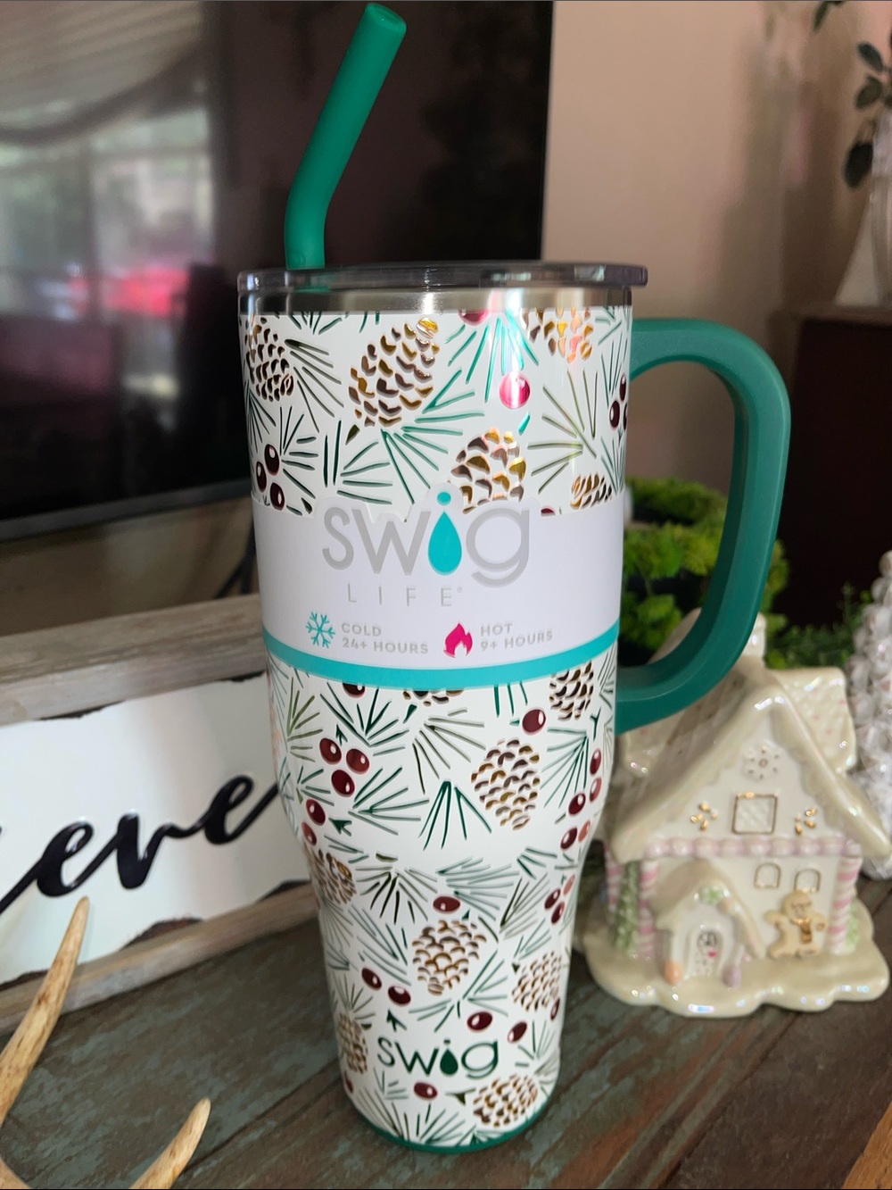 Swig Pinecone Holiday 40oz. Tumbler